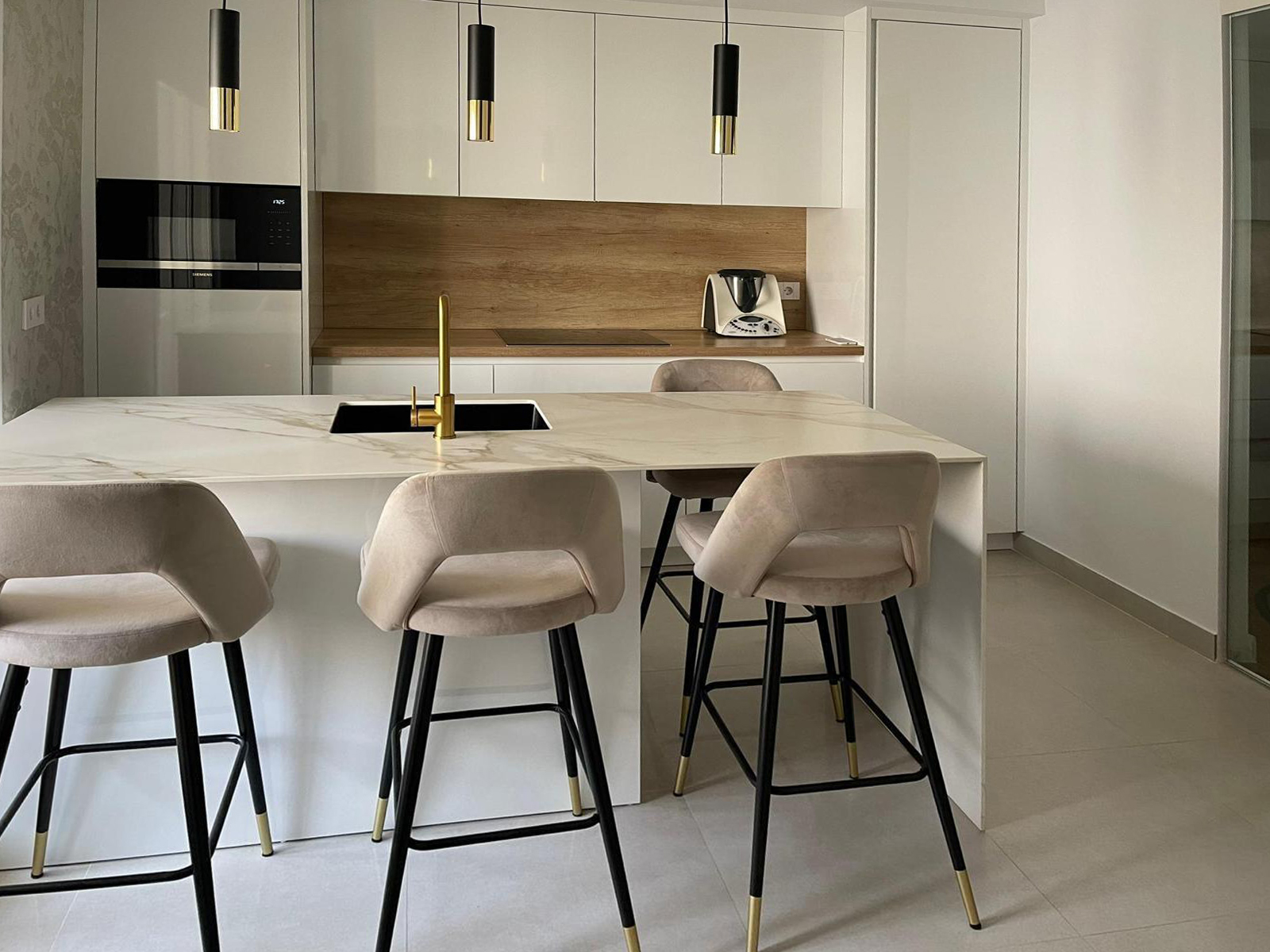 Cocina creada por BRICON CÁCERES Cocina creada por BRICON CÁCERES