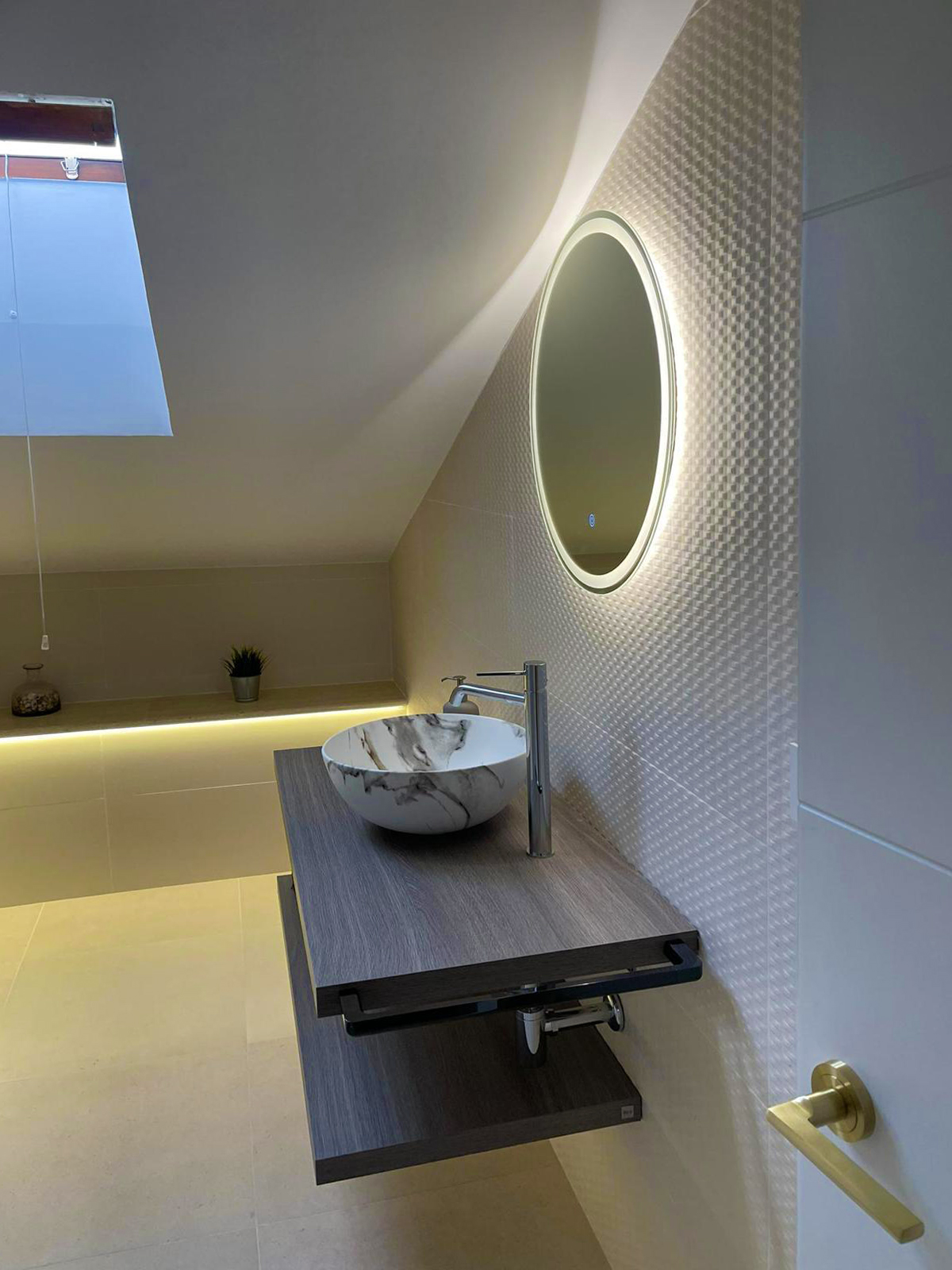 Espacio de baño creado por BRICON CÁCERES Espacio de baño creado por BRICON CÁCERES
