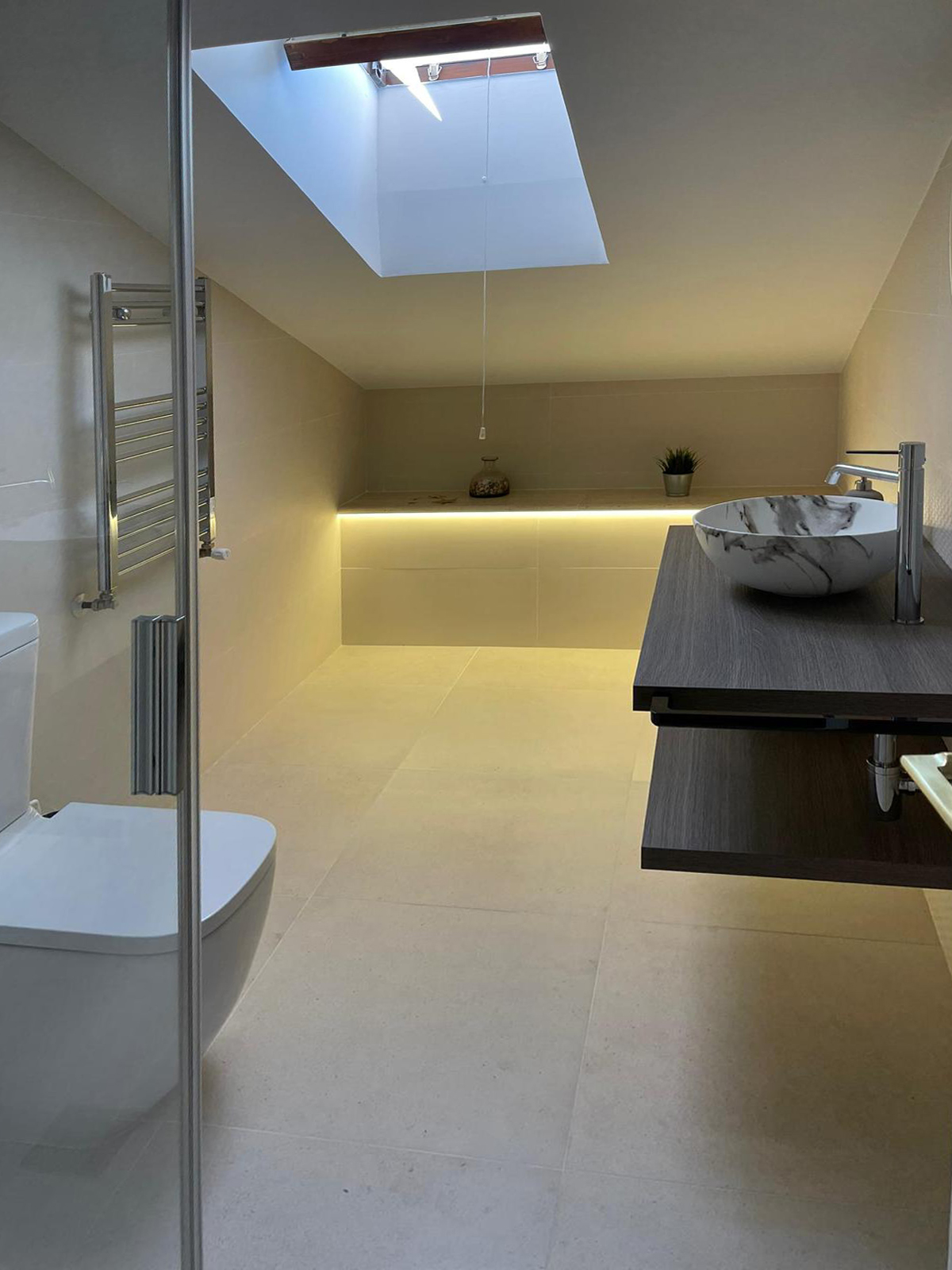 Espacio de baño creado por BRICON CÁCERES Espacio de baño creado por BRICON CÁCERES